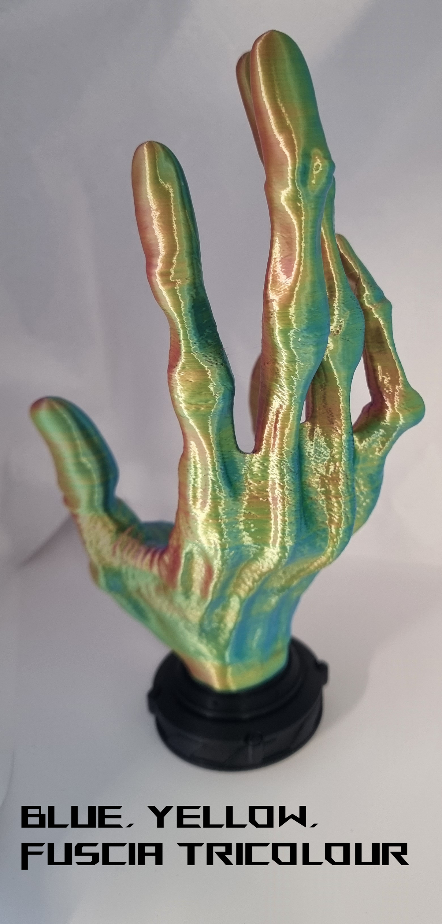 Six finger alien hand controller holder - 3D Printed - STLFLIX