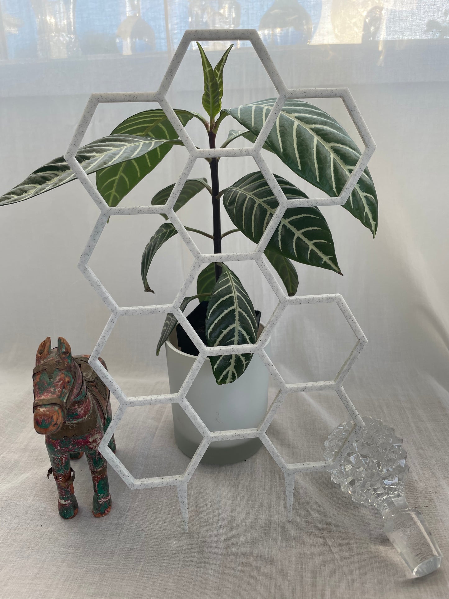 Indoor plant medium honeycomb trellis - 3D Printed - Design Fusion